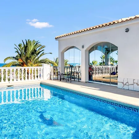 Melodie Delfin Denia